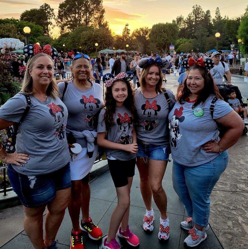A FAMILY THAT DISNEY'S TOGETHER STAYS TOGETHER